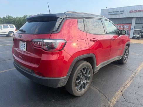 Used 2024 Jeep Compass Latitude w/ Altitude Special Edition AWD/4WD image 5