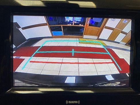 Used 2020 Toyota Camry SE image 23