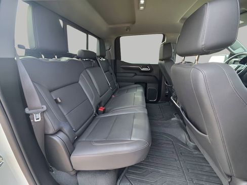Used 2024 GMC Sierra 1500 SLT w/ SLT Premium Plus Package AWD/4WD image 9