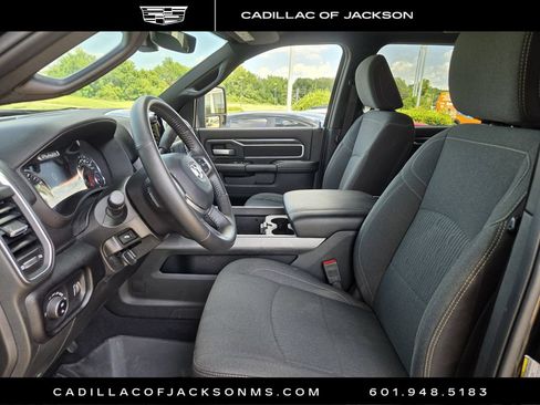 Used 2024 RAM 2500 Big Horn w/ Night Edition AWD/4WD image 7