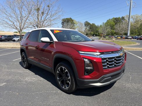 Used 2026 Chevrolet Equinox LT w/ Safety and Technology Package FWD image 3