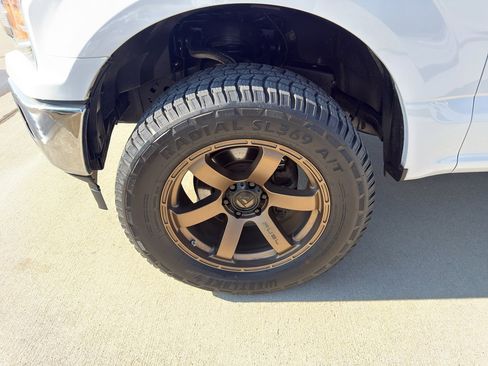 Used 2020 Ford F150 XLT w/ Trailer Tow Package image 9