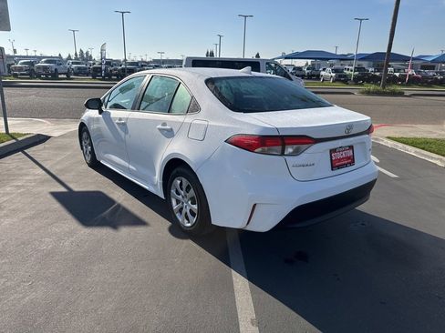 Used 2025 Toyota Corolla LE image 7