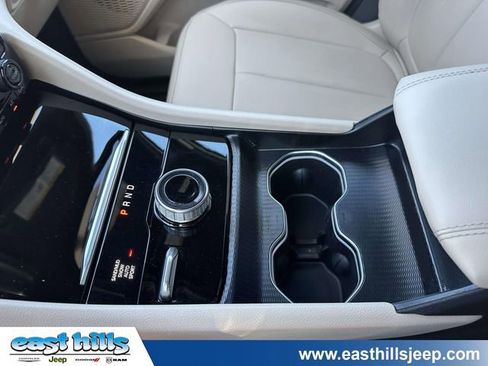 Certified 2025 Jeep Grand Cherokee Limited AWD/4WD image 36