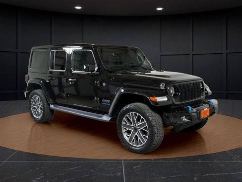 Used 2024 Jeep Wrangler High Altitude AWD/4WD image 7