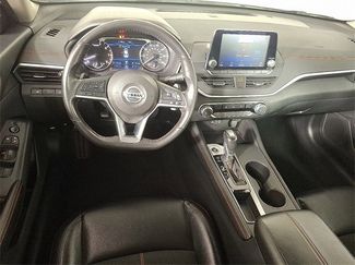 Used 2022 Nissan Altima 2.5 SR video 2