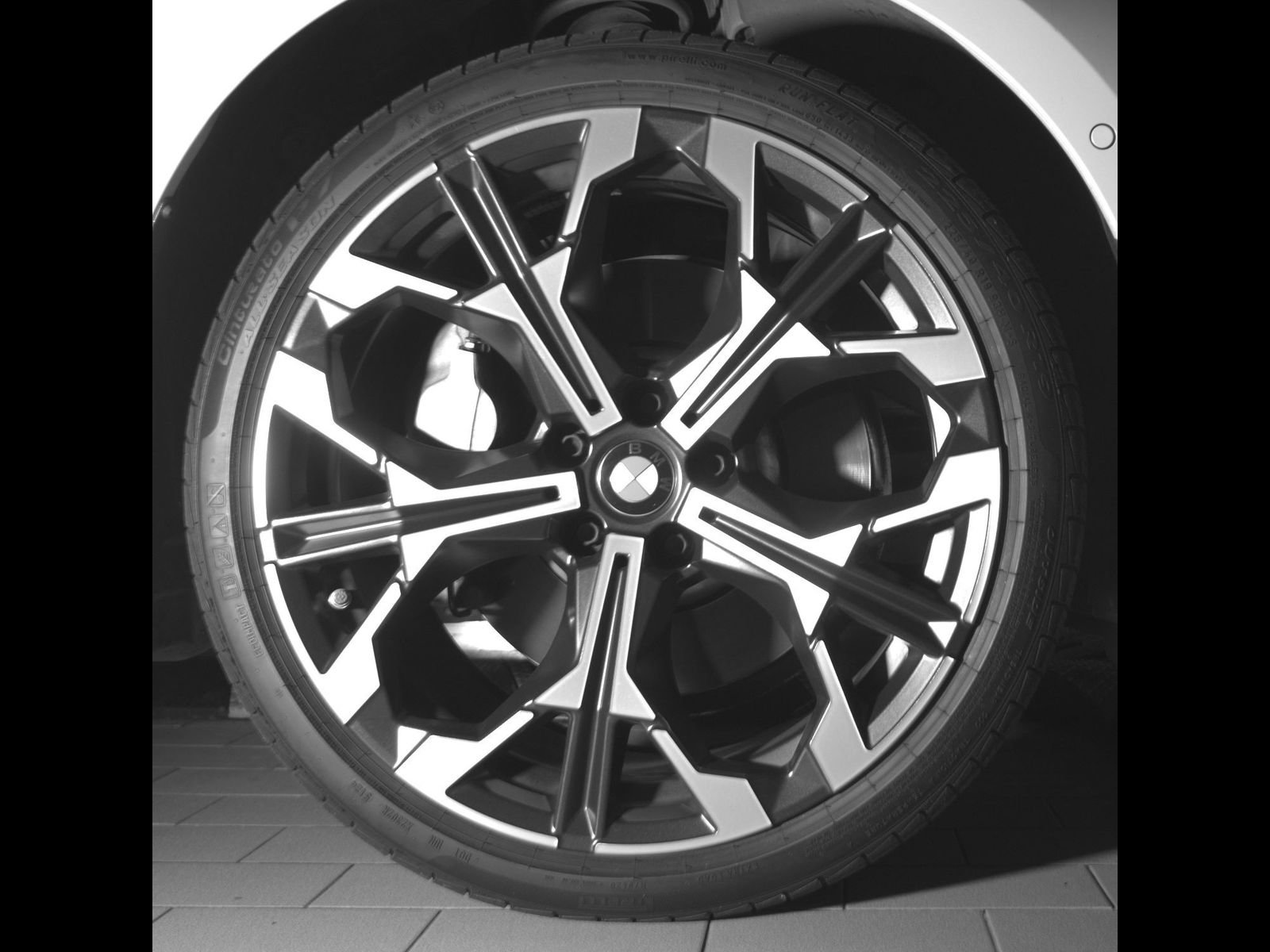 Certified 2025 BMW 330i Sedan RWD image 23