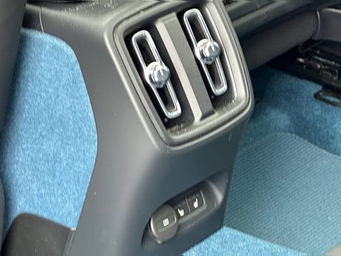 Used 2023 Volvo C40 P8 Recharge Ultimate AWD/4WD image 23