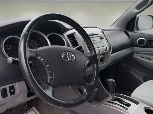 Used 2010 Toyota Tacoma w/ SR5 Package AWD/4WD image 11