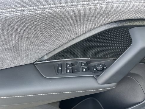 New 2026 Volkswagen Tiguan S FWD image 7