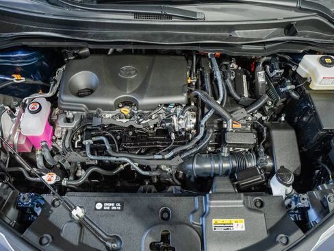Used 2025 Toyota Sienna XLE FWD image 21