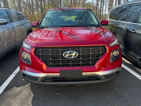 Used 2023 Hyundai Venue SE image 9