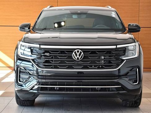 Used 2024 Volkswagen Atlas Cross Sport SEL R-Line AWD/4WD image 2