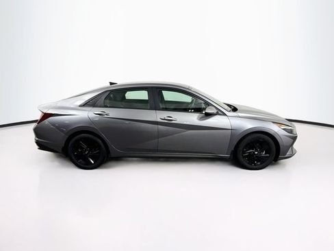 Used 2023 Hyundai Elantra SEL FWD image 9