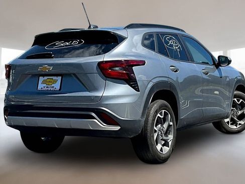 Used 2025 Chevrolet Trax LT w/ Driver Confidence Package FWD image 6