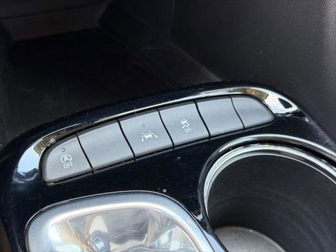 Used 2023 Buick Encore GX Preferred w/ Cold Weather Comfort Package FWD image 32