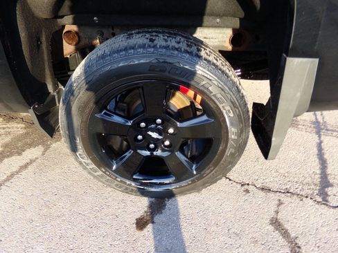 Used 2018 Chevrolet Silverado 1500 LTZ Z71 w/ Redline Edition image 35