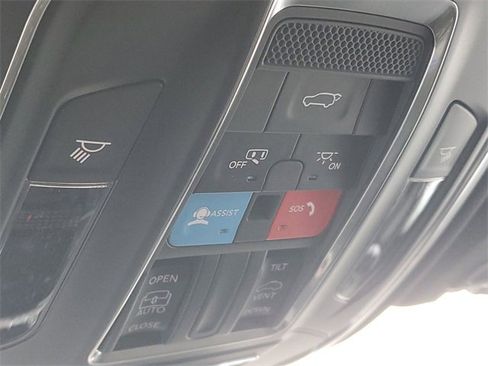 New 2025 Jeep Grand Cherokee L Altitude image 30