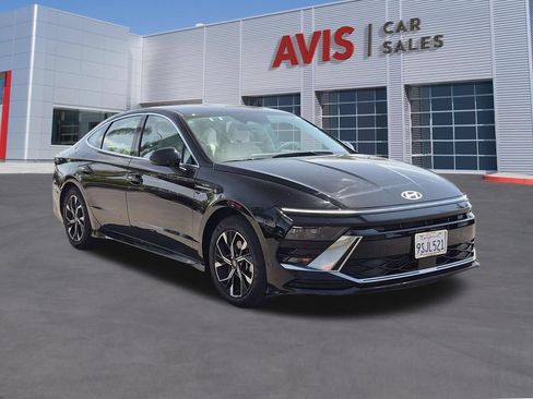 Used 2025 Hyundai Sonata SEL FWD image 3