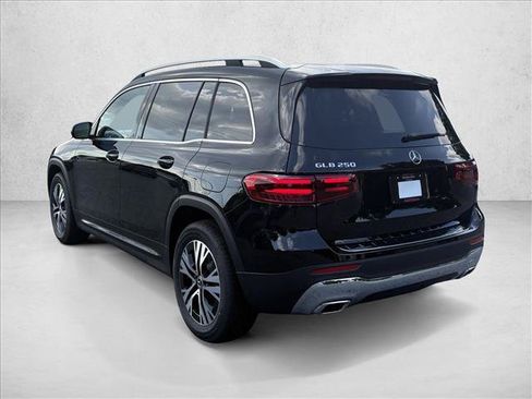 Used 2025 Mercedes-Benz GLB 250 image 7