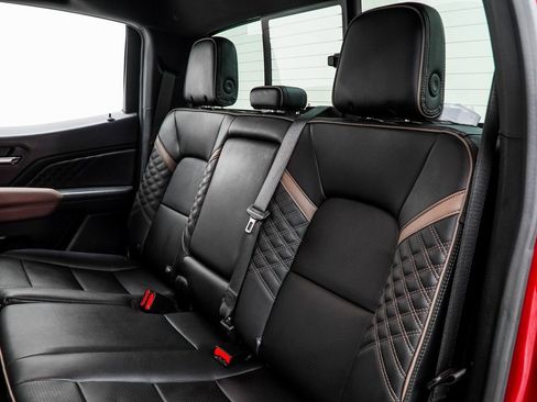 Used 2024 GMC Canyon Denali image 43