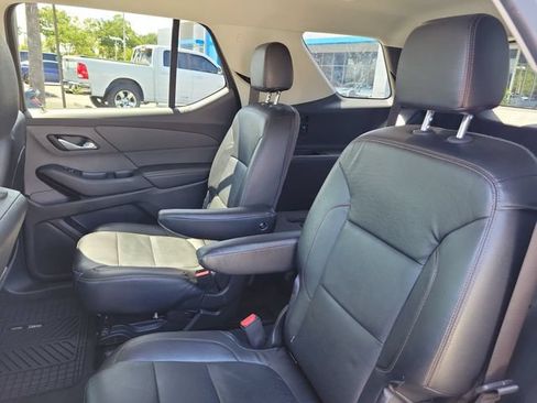 Certified 2021 Chevrolet Traverse LT FWD image 20