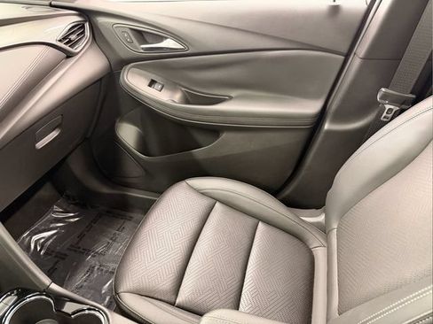 Used 2023 Buick Encore GX Essence w/ Experience Buick Package FWD image 22