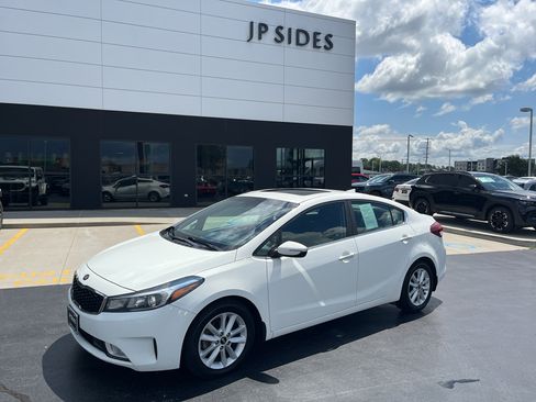 Used 2017 Kia Forte S w/ S Premium Package FWD image 1
