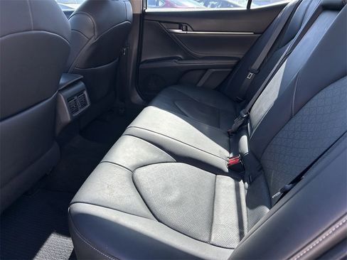 Used 2018 Toyota Camry XSE image 14