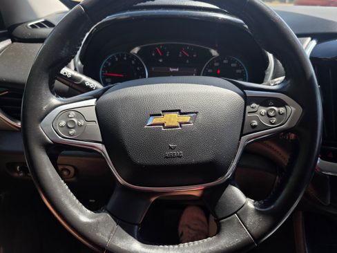 Used 2020 Chevrolet Traverse LT w/ LPO, Floor Liner Package AWD/4WD image 9