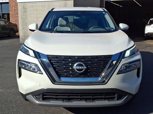 Certified 2023 Nissan Rogue SV image 2