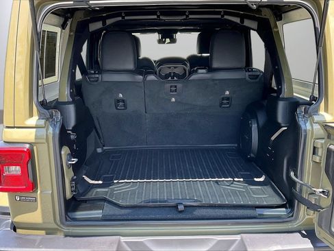 Used 2025 Jeep Wrangler Unlimited Rubicon w/ Safety Group AWD/4WD image 25