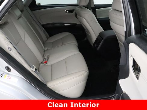 Used 2018 Toyota Avalon Limited image 38