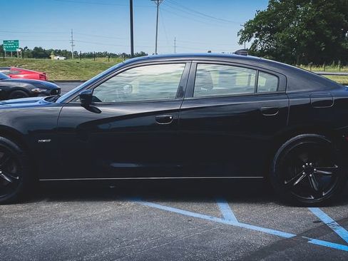 Used 2018 Dodge Charger R/T RWD image 15