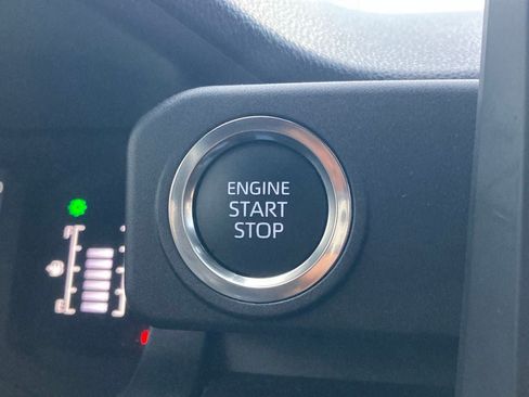 Used 2025 Toyota 4Runner SR5 AWD/4WD image 18