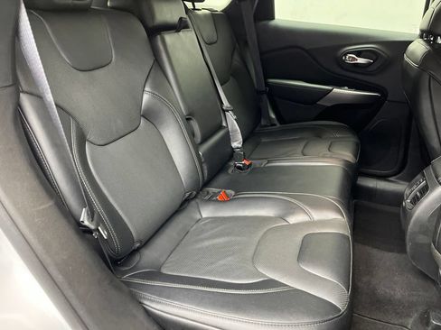 Used 2022 Jeep Cherokee Latitude Lux FWD image 20