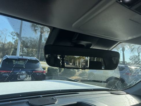 Used 2022 Toyota Tundra SR5 w/ SR5 Convenience Package image 27