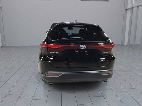 Used 2021 Toyota Venza LE AWD/4WD image 7