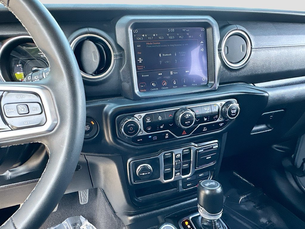 Used 2023 Jeep Wrangler Unlimited Sahara AWD/4WD image 15