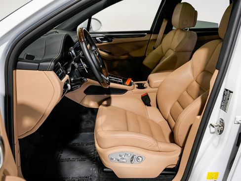 Used 2023 Porsche Macan S AWD/4WD image 19