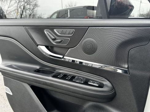 Certified 2024 Lincoln Corsair AWD w/ Equipment Group 101A image 31