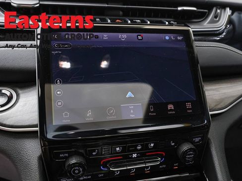 Used 2022 Jeep Grand Cherokee Limited 4xe w/ Luxury Tech Group II AWD/4WD image 20