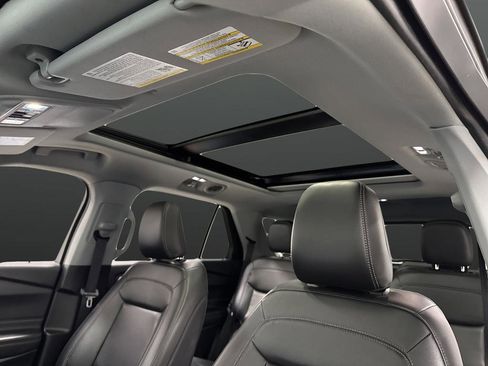 Used 2023 Ford Explorer XLT image 7