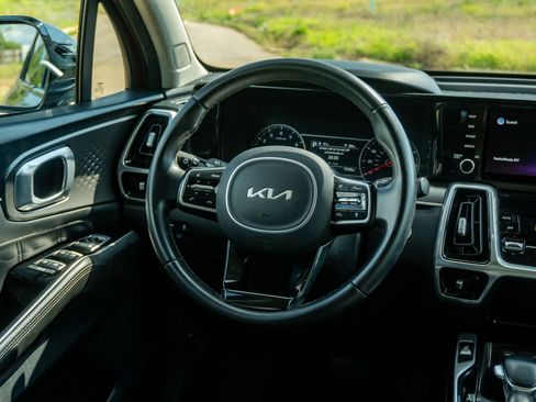 Used 2022 Kia Sorento SX AWD/4WD image 23