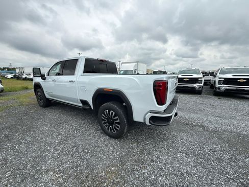 New 2026 GMC Sierra 2500 Denali Ultimate AWD/4WD image 9