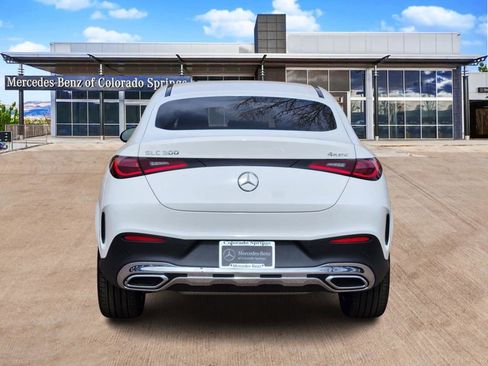 Used 2025 Mercedes-Benz GLC 300 4MATIC image 6