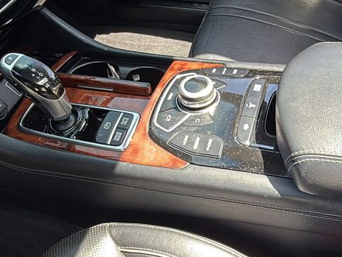 Used 2015 Kia K900 Luxury RWD image 37
