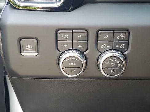 Used 2024 GMC Sierra 3500 Denali w/ Denali Reserve Package AWD/4WD image 21