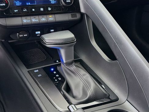 Used 2025 Hyundai Elantra Sport FWD image 19
