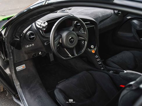 Used 2025 McLaren 750S Spider image 27